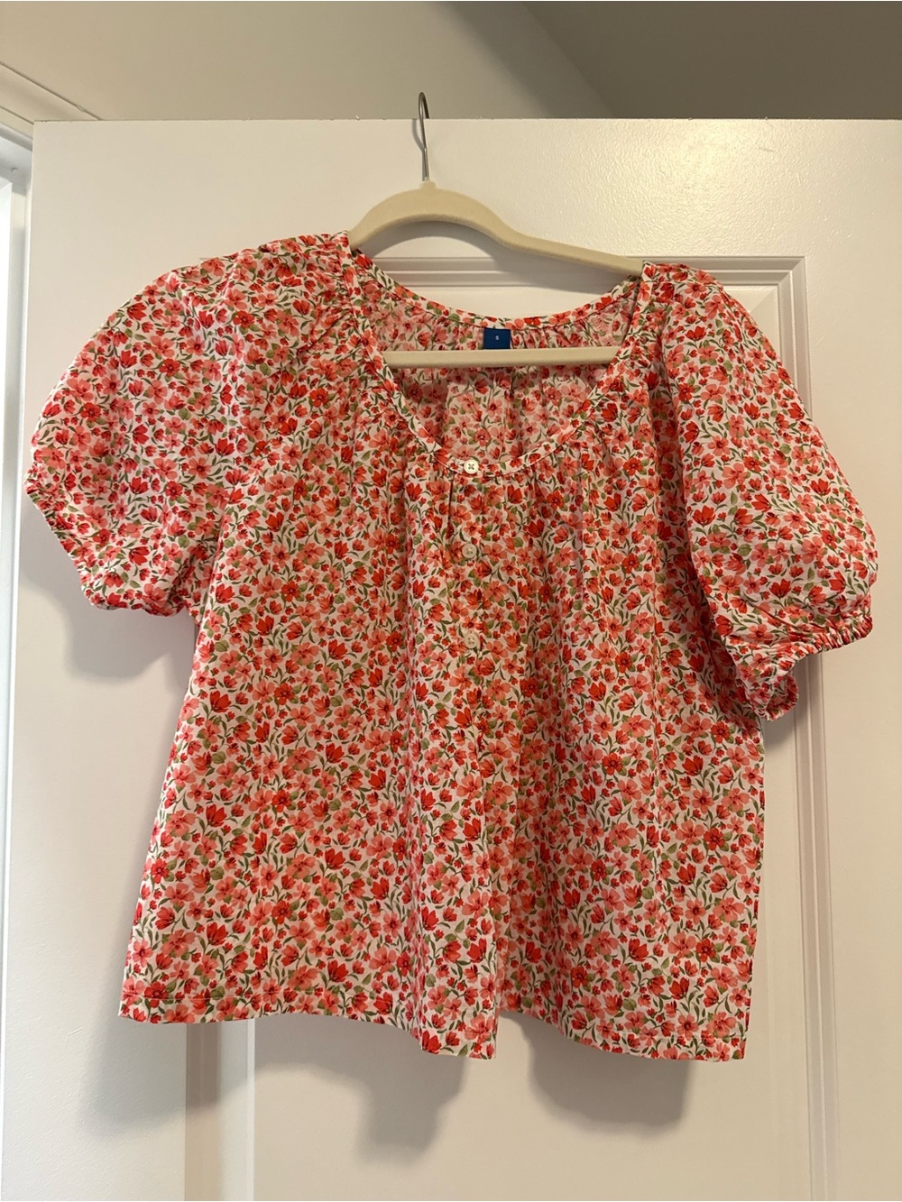 Old Navy Red Floral Puff-Sleeve Peasant Top